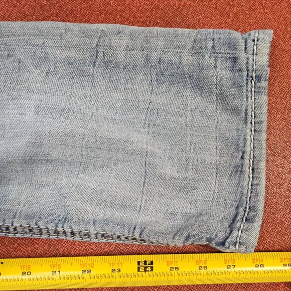 Rock Revival Ecton Boot Embroidered Denim Jeans 32 Light Wash Distressed Casual - Picture 9 of 15